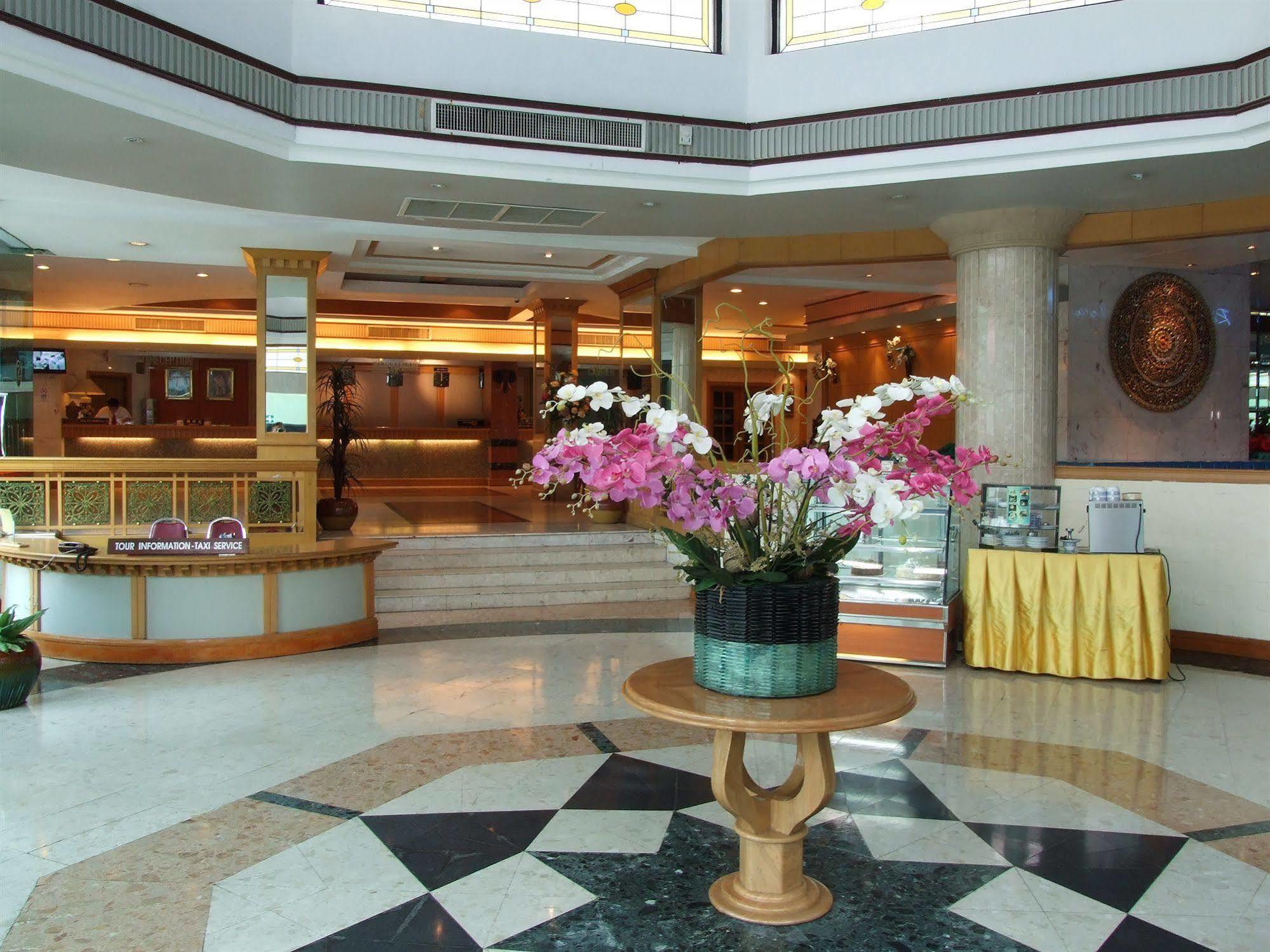 Ratchada City Hotel Bangkok Exterior photo